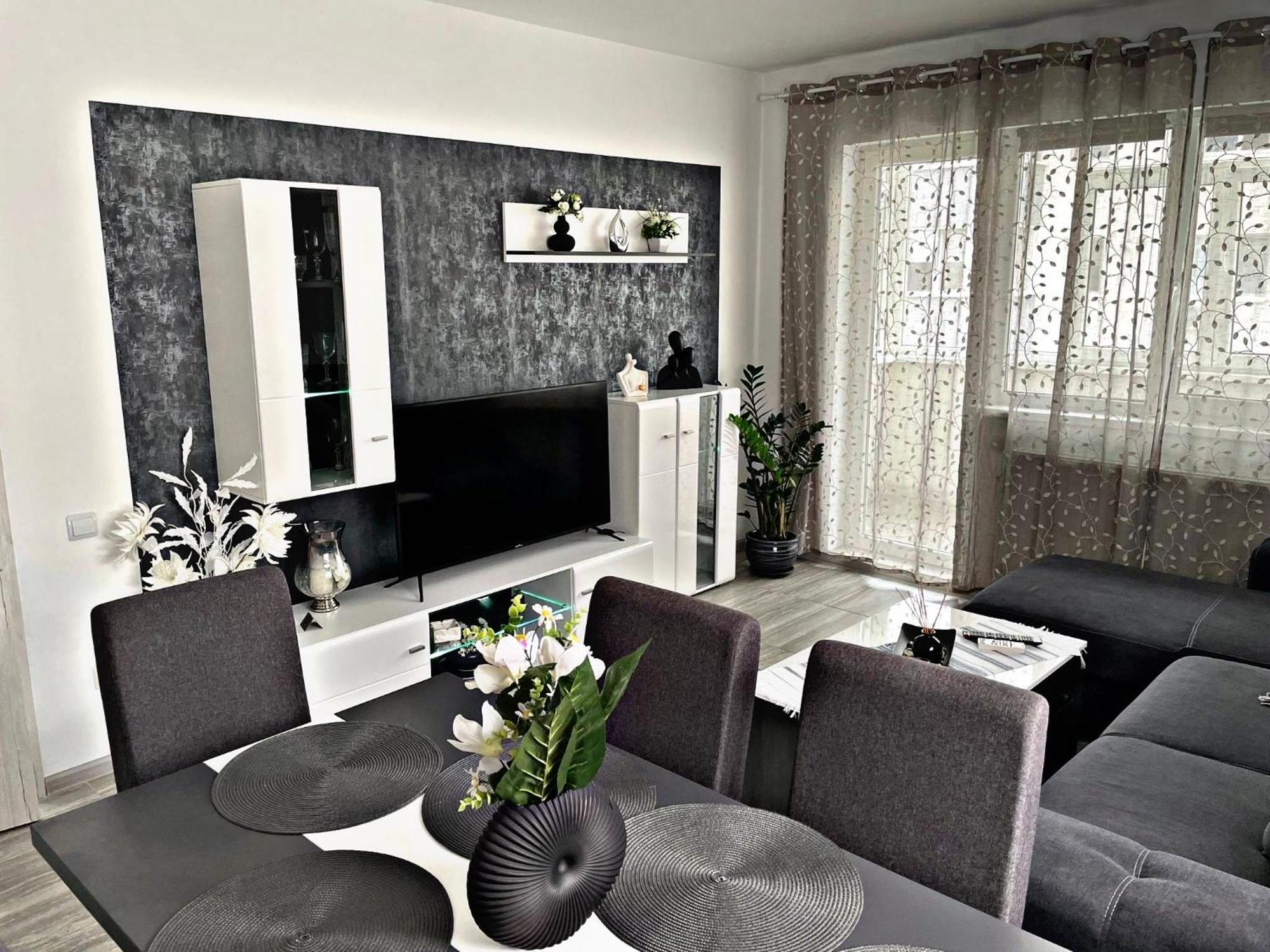 Prestige Palace Apartment *